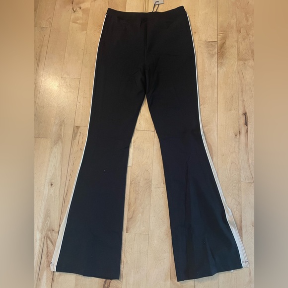 New Sarah’s Day Undercard Pants size Medium - Picture 3 of 7